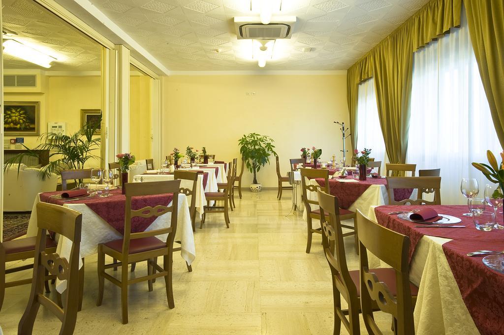 Villa Hotel Del Sole Chiusi Exterior photo