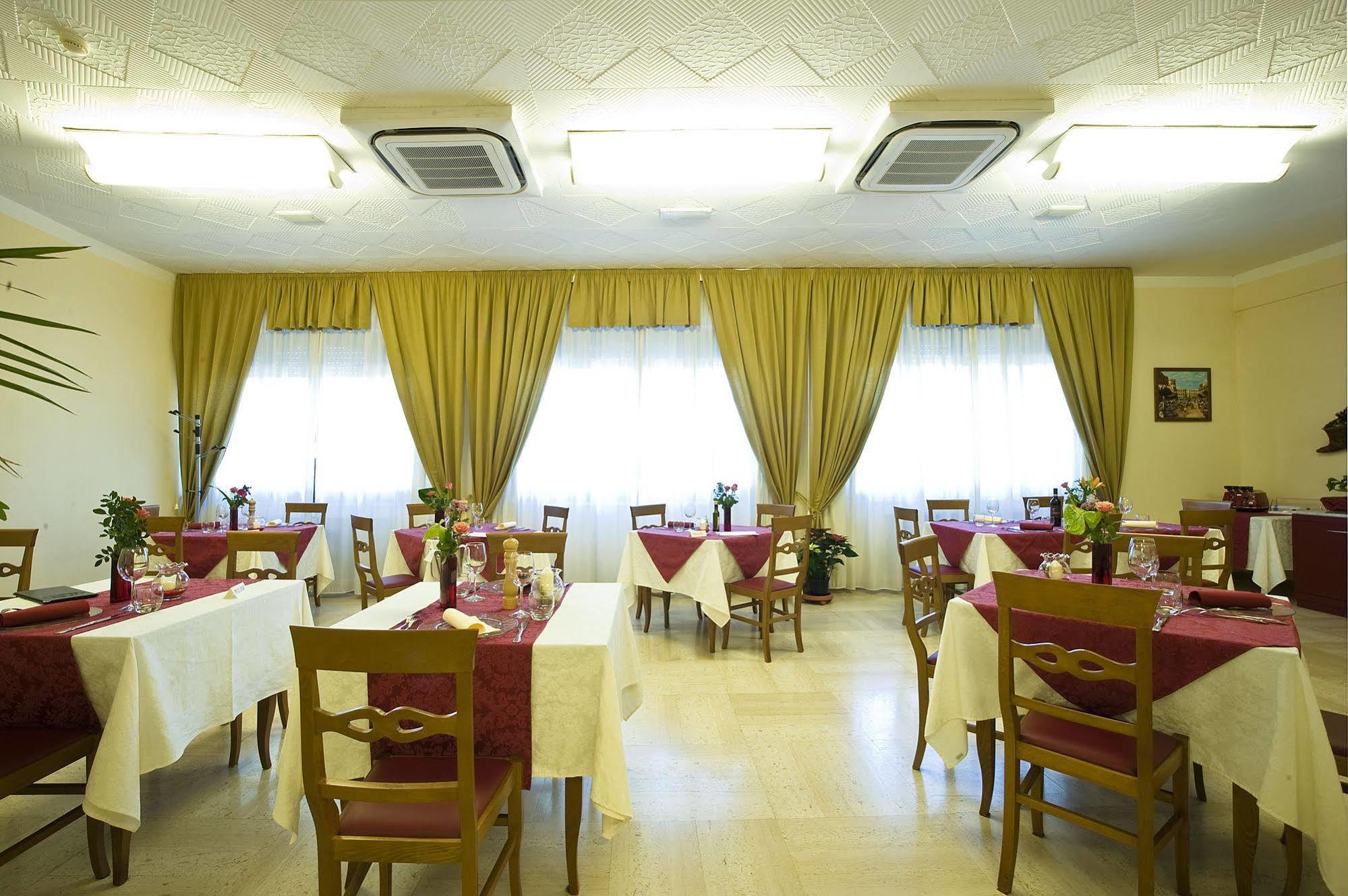 Villa Hotel Del Sole Chiusi Exterior photo