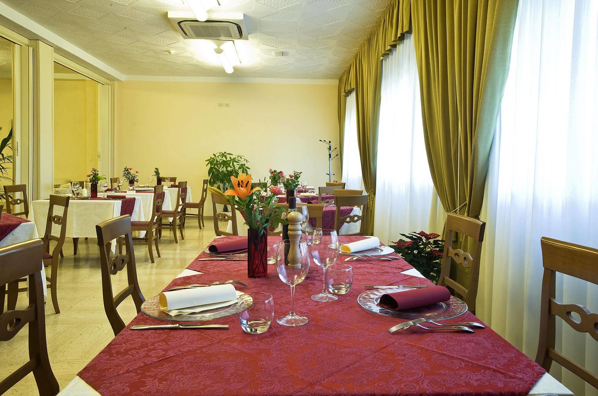 Villa Hotel Del Sole Chiusi Exterior photo