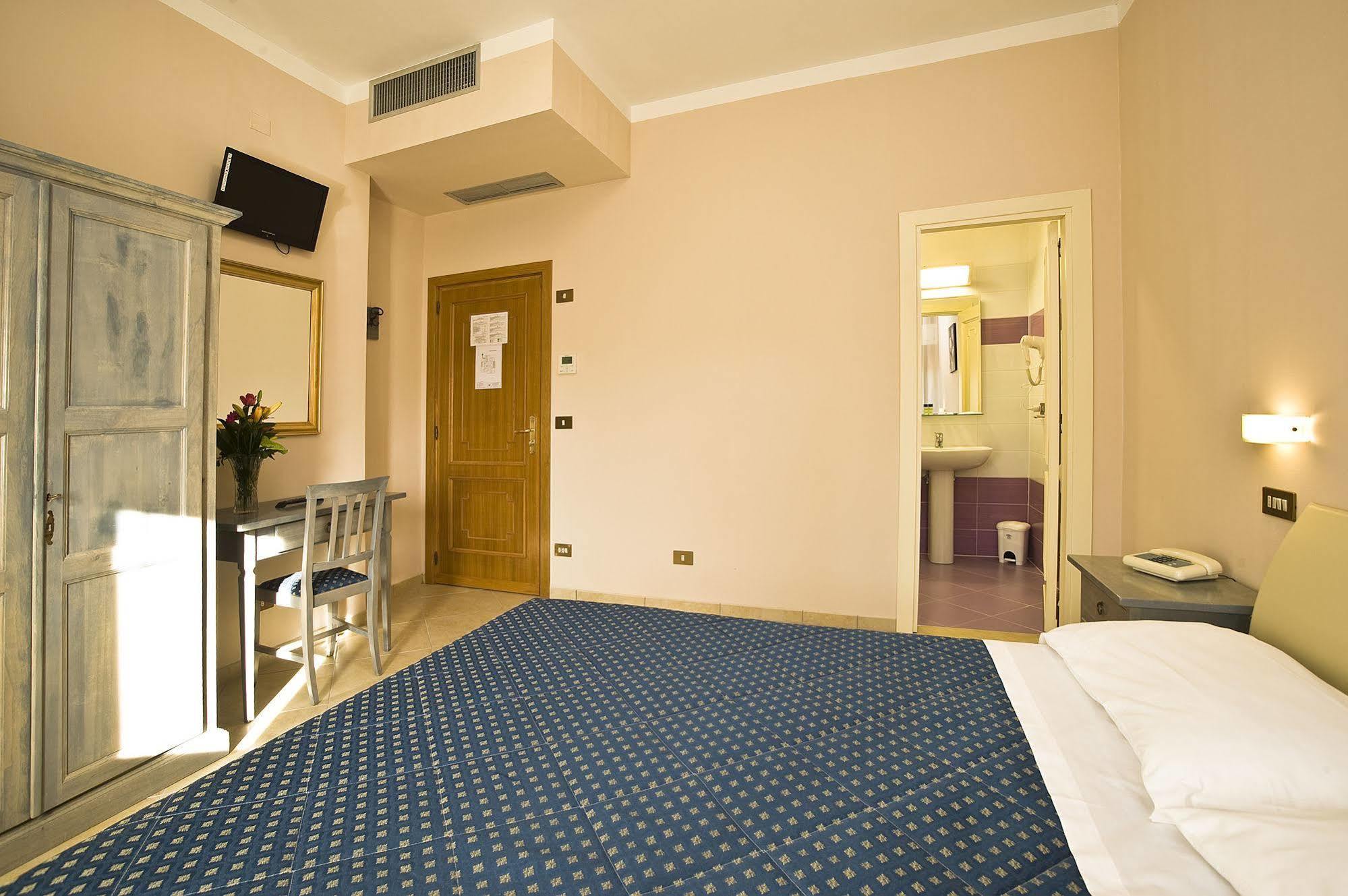 Villa Hotel Del Sole Chiusi Exterior photo