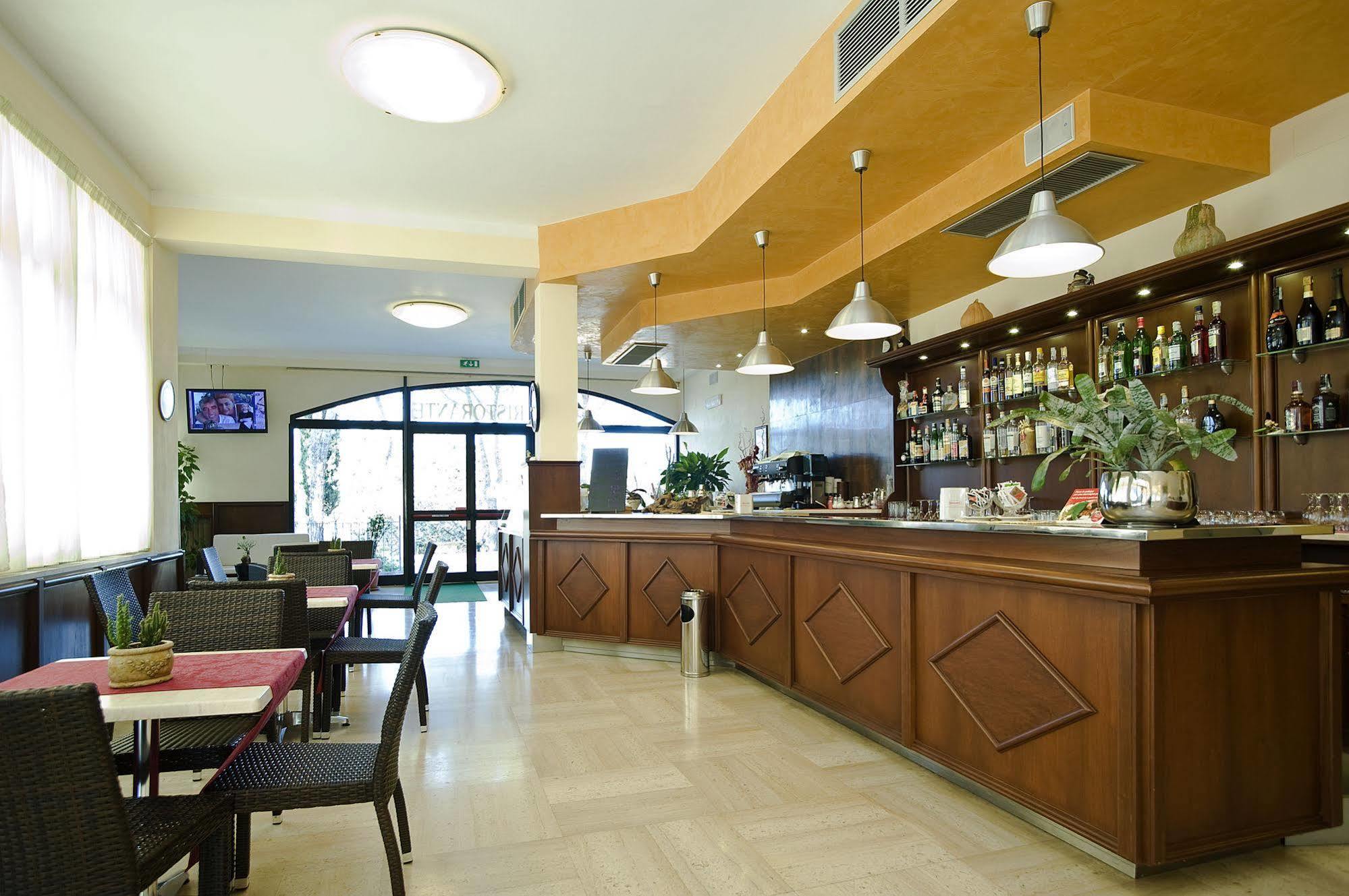 Villa Hotel Del Sole Chiusi Exterior photo