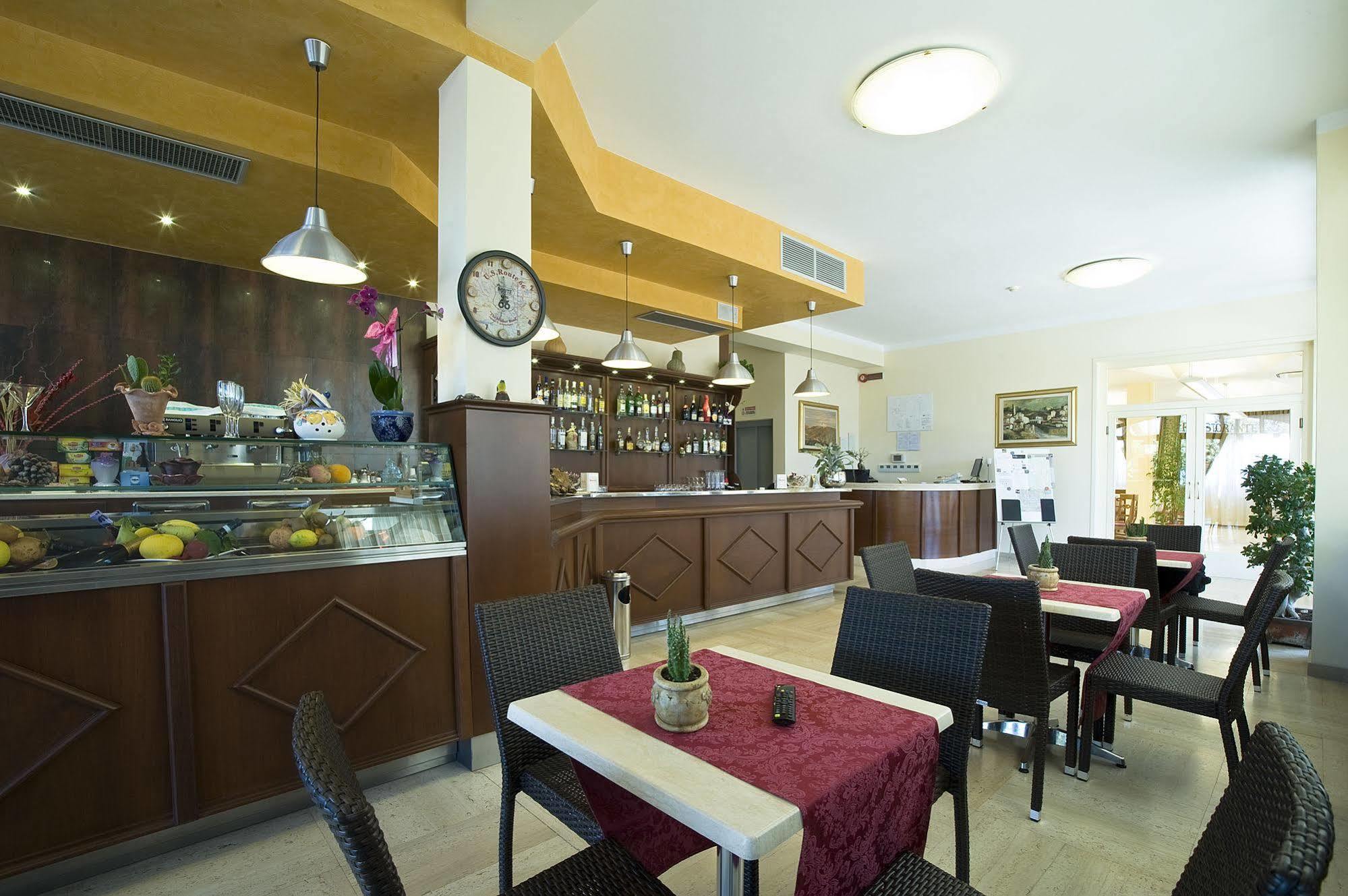 Villa Hotel Del Sole Chiusi Exterior photo