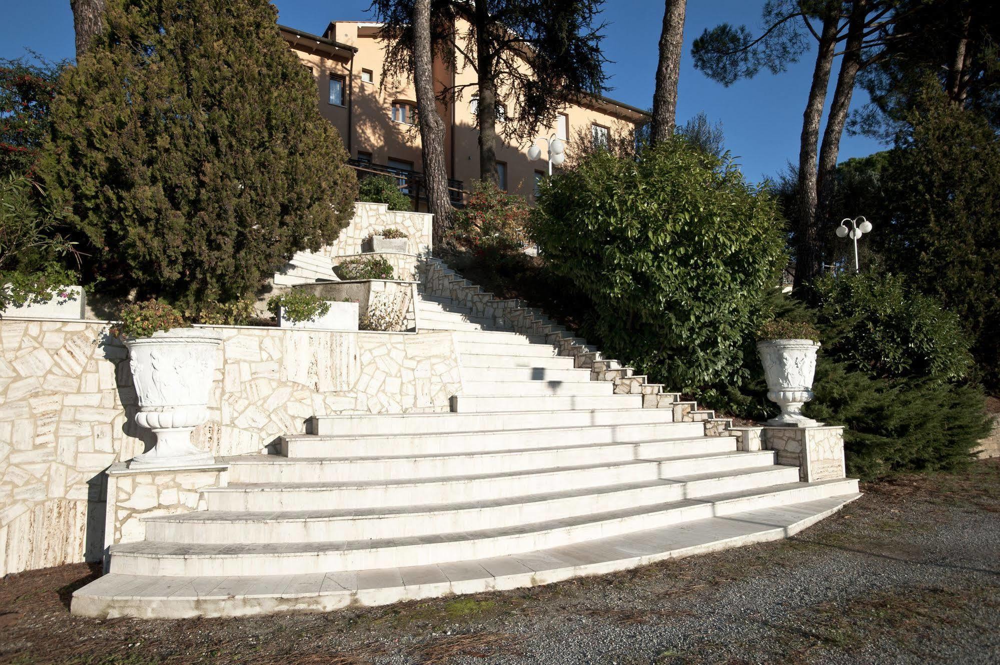 Villa Hotel Del Sole Chiusi Exterior photo