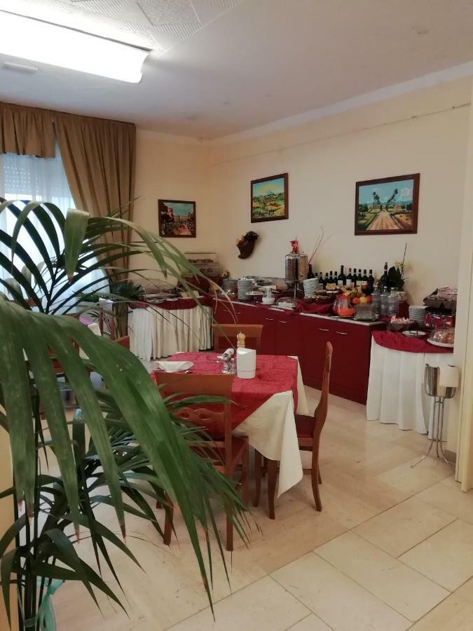 Villa Hotel Del Sole Chiusi Exterior photo